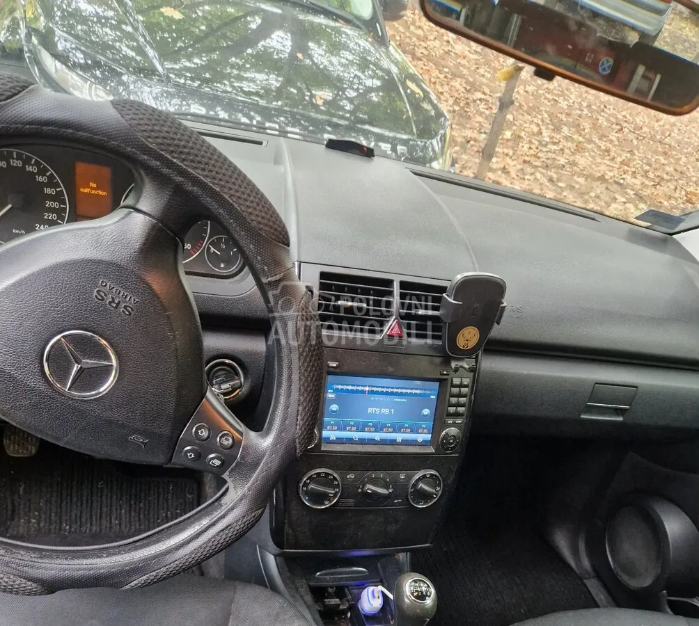 Mercedes-Benz A180