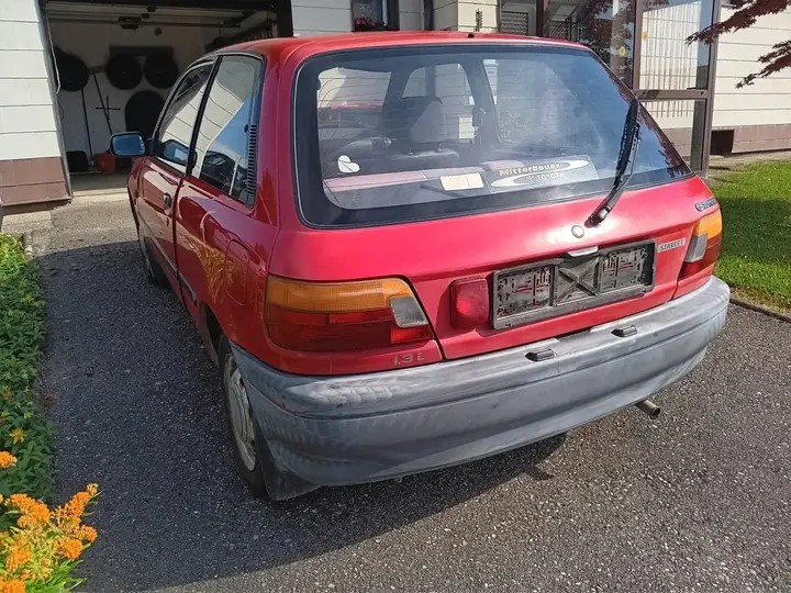 Toyota Starlet 1995 photo 3