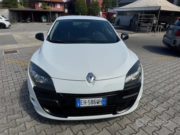 Renault Megane 2011 photo 3