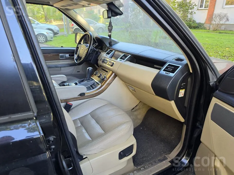 Land Rover Range Rover Sport 2010 photo 2
