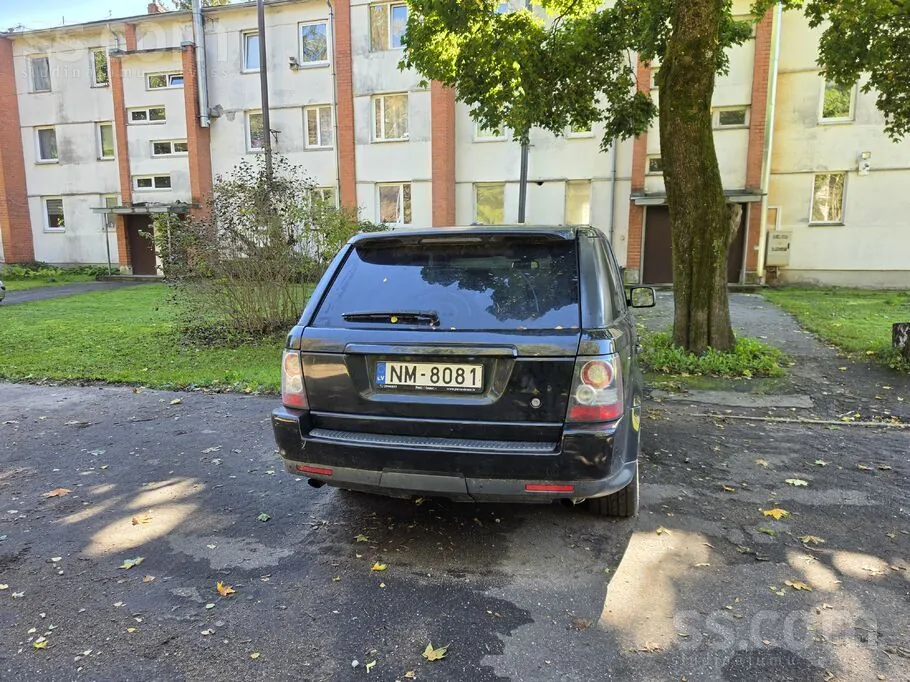 Land Rover Range Rover Sport 2010 photo 3
