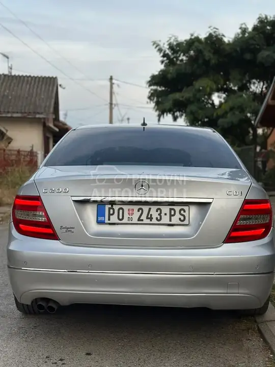 Mercedes-Benz C200 2013 photo 2