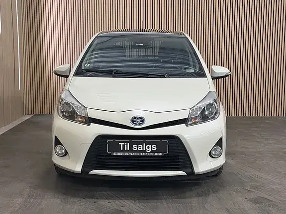 Toyota Yaris 2013 photo 2