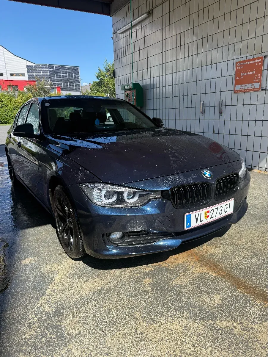 BMW 3 Series 2012 photo 2