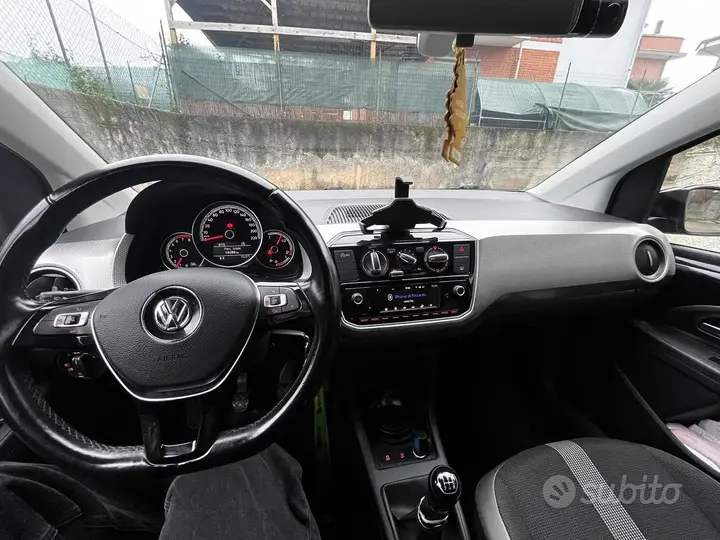 Volkswagen Up 2018 photo 4