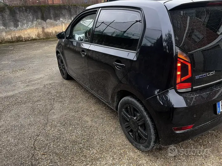 Volkswagen Up 2018 photo 3