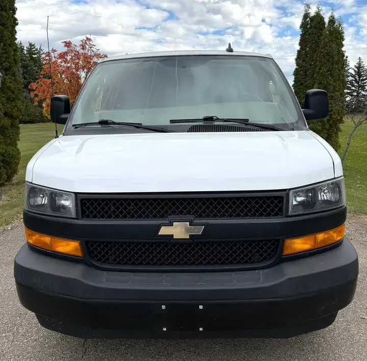 Chevrolet Express 2018 photo 2