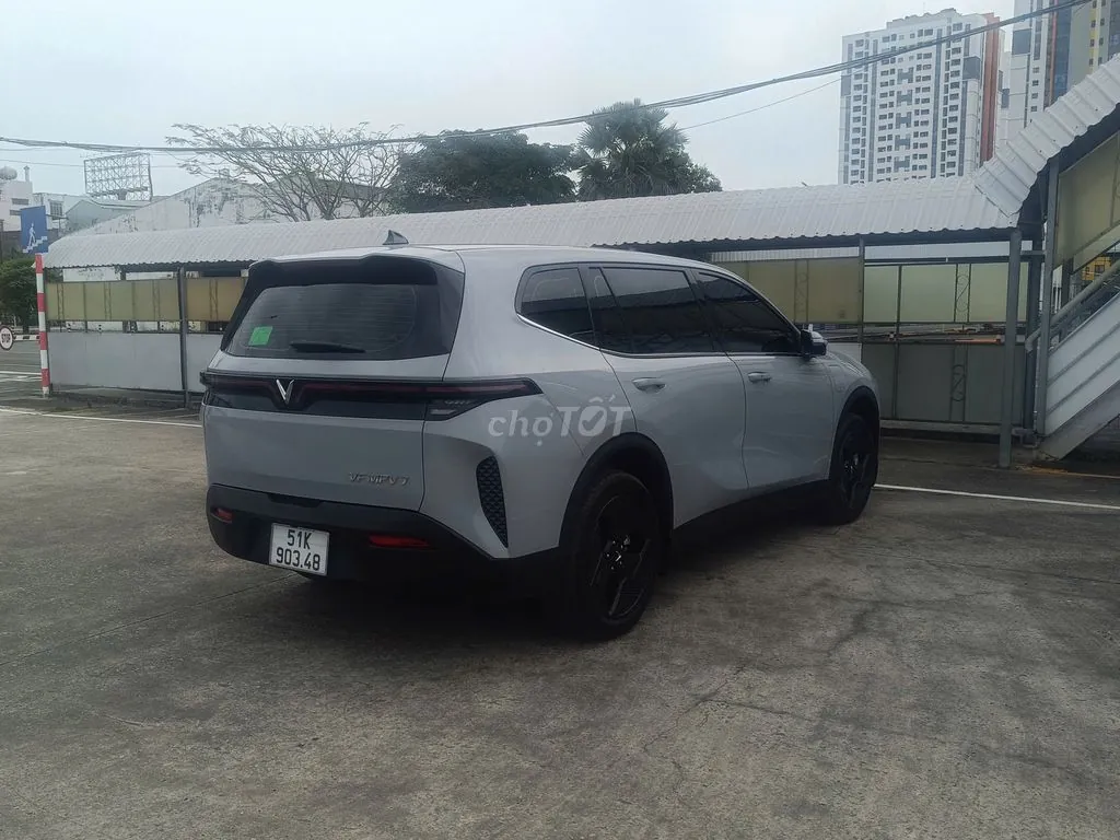 Vinfast Mpv7