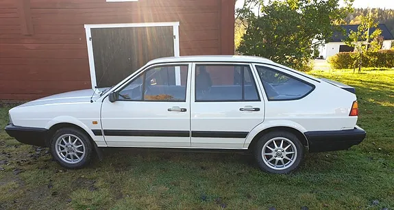 Volkswagen Passat Cc 1988 photo 3