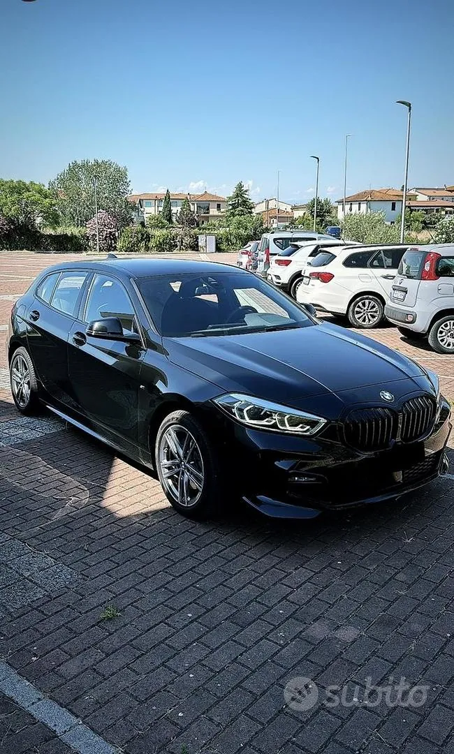 BMW 1 Series 2023 photo 2