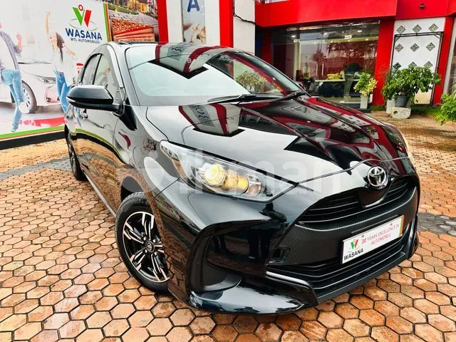 Toyota Yaris 2023 photo 2