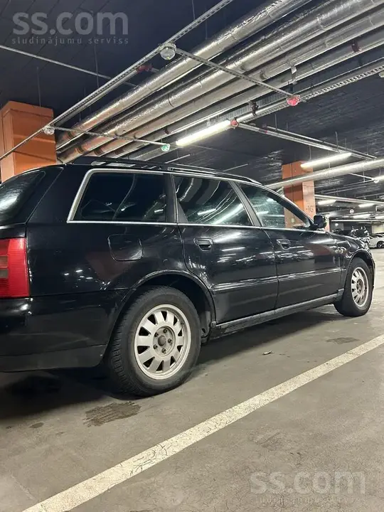 Audi A4 Avant 1998 photo 5