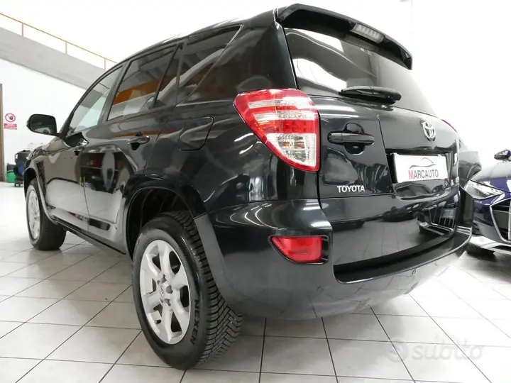Toyota Rav4 2011 photo 2