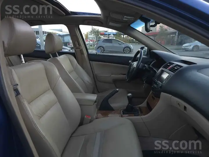 Honda Accord 2004 photo 5