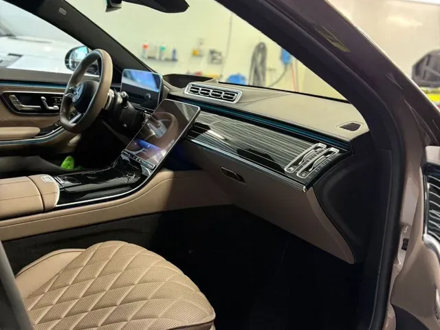 Mercedes-Benz S-Class 2025 photo 2