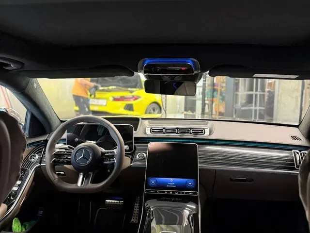 Mercedes-Benz S-Class 2025 photo 3