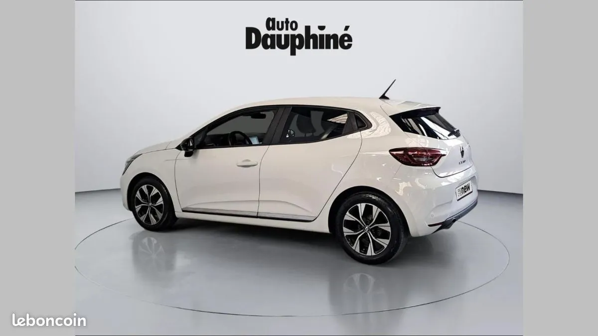 Renault Clio 2023 photo 3