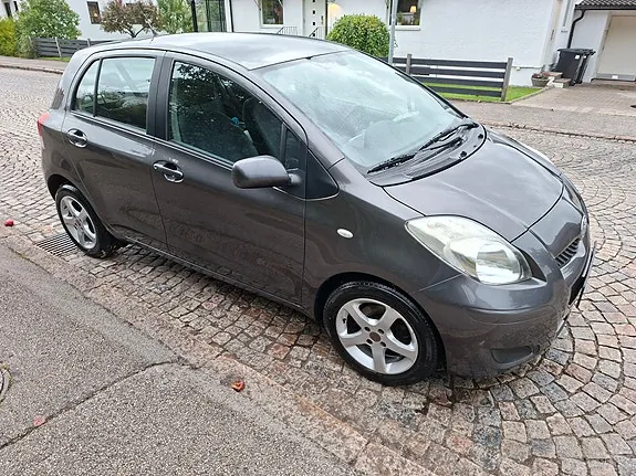 Toyota Yaris 2009 photo 2
