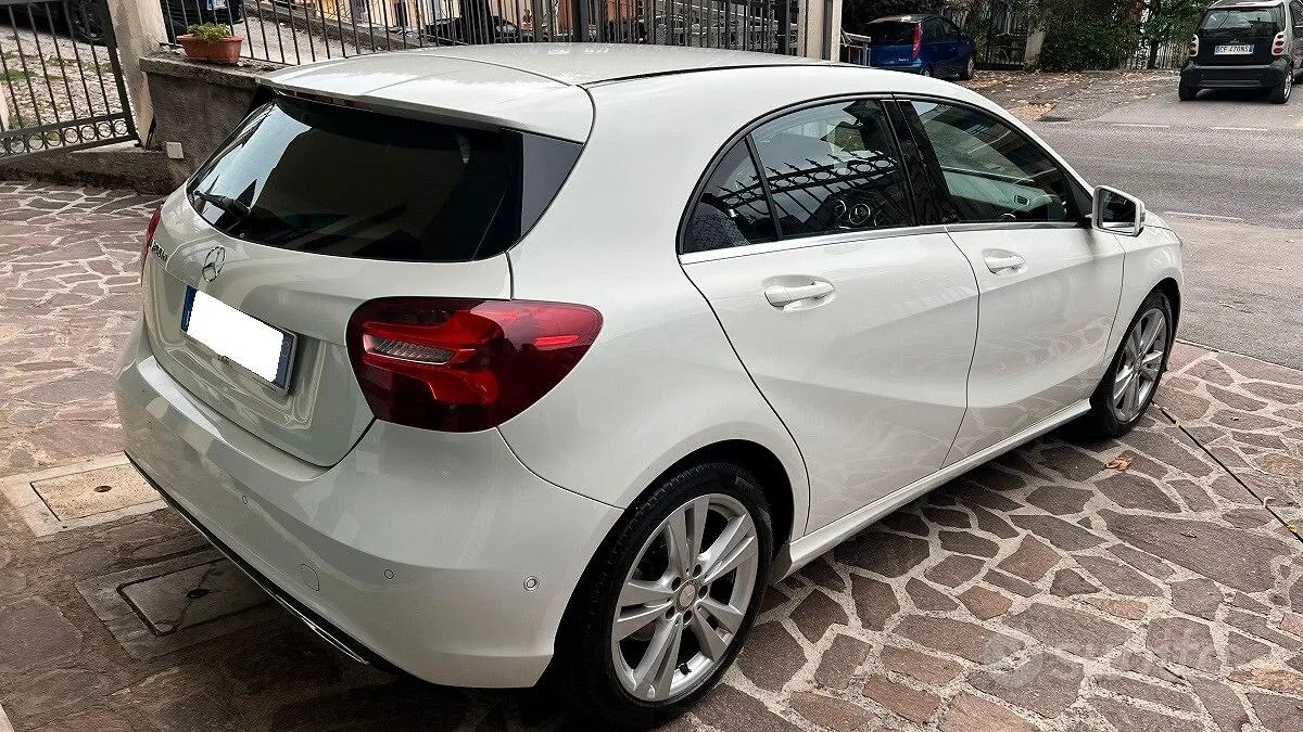 Mercedes-Benz A 200 2017 photo 4