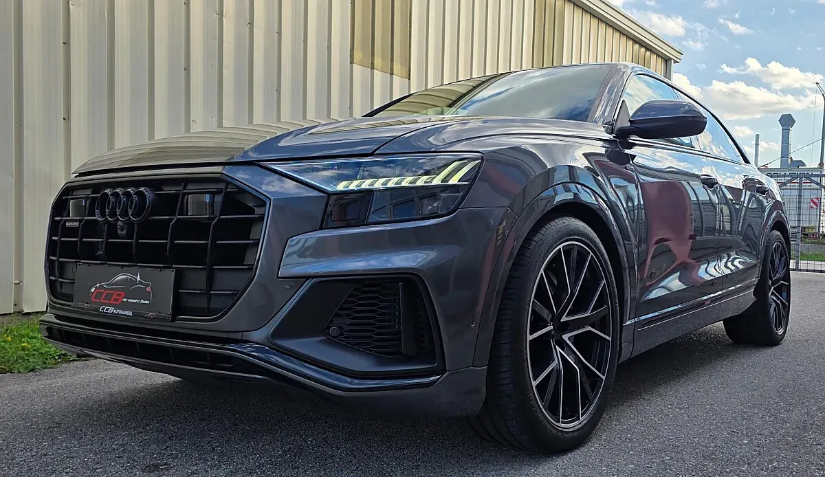 Audi Q8 2021 photo 2