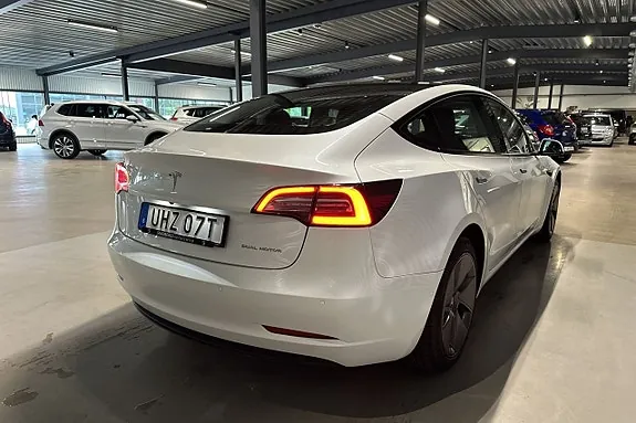 Tesla Model 3 2021 photo 4