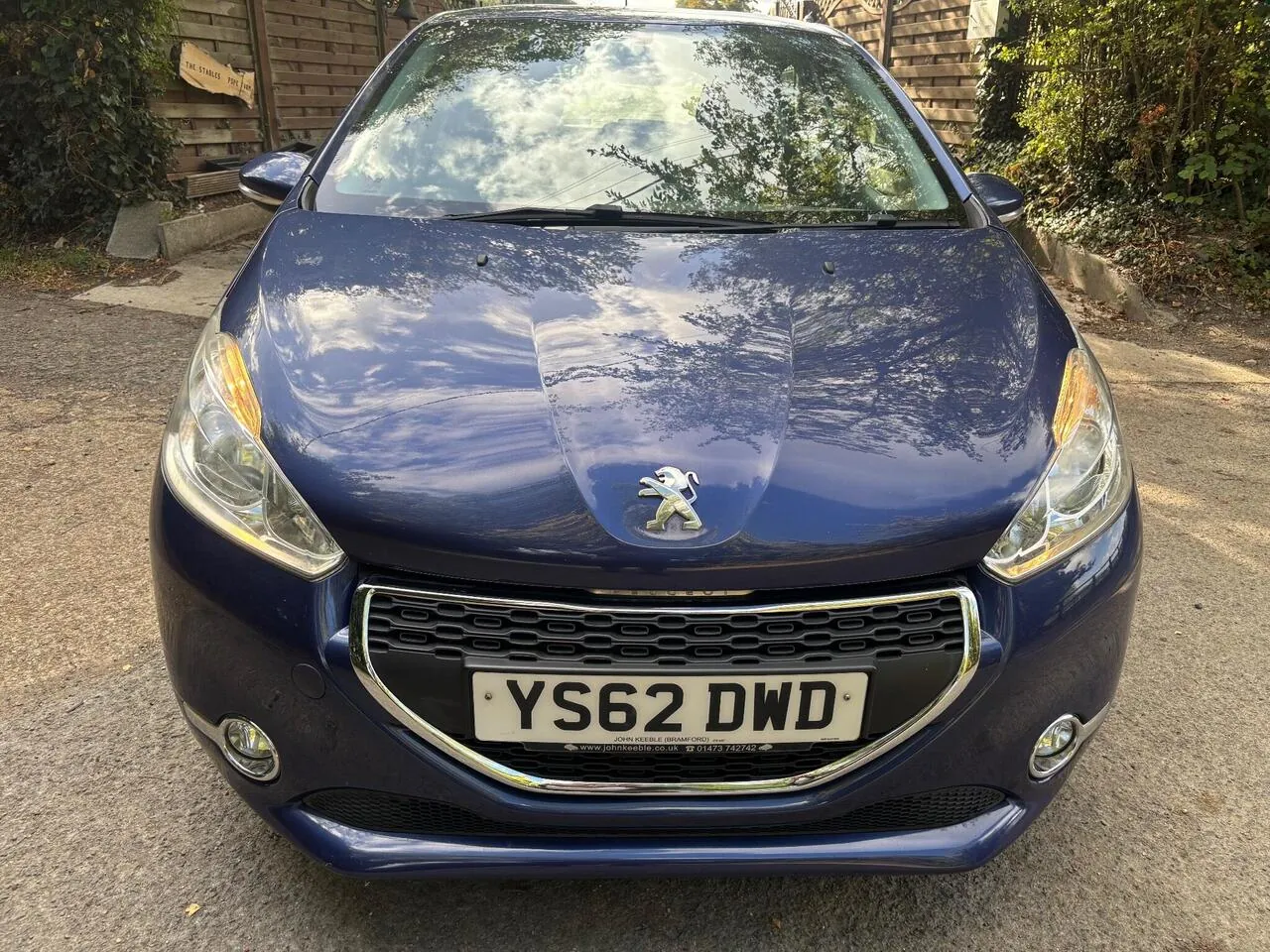 Peugeot 208 2013 photo 4
