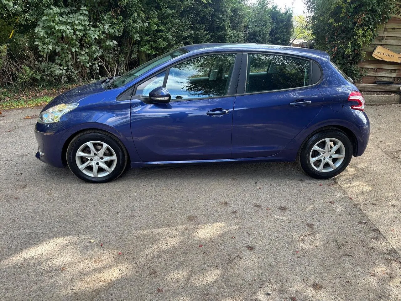 Peugeot 208 2013 photo 3