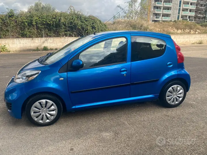 Peugeot 107 2010 photo 4