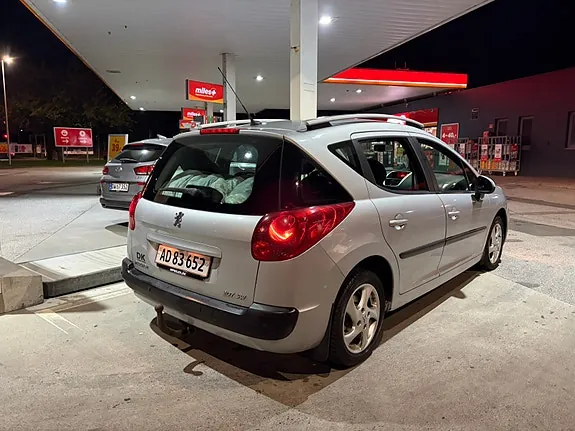 Peugeot 207 2009 photo 3
