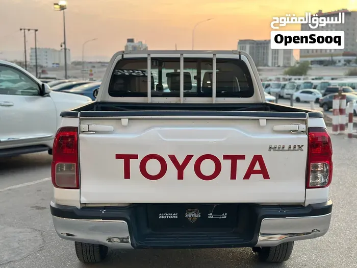 Toyota Hilux 2023 photo 4