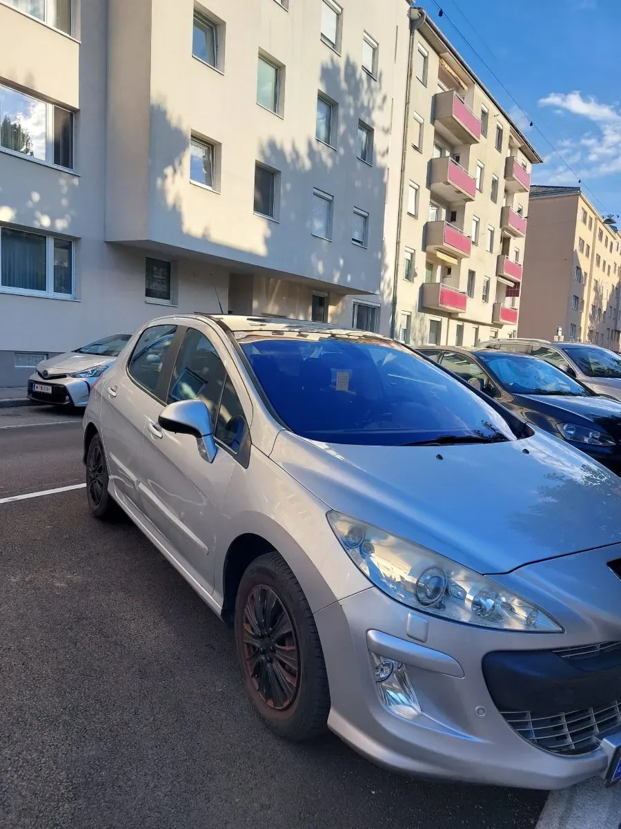 Peugeot 308 2008 photo 3