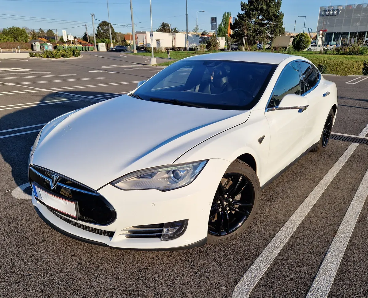 Tesla Model S 2016 photo 3