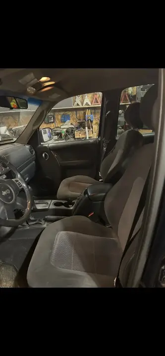 Jeep Liberty 2003 photo 4