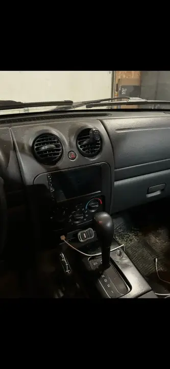 Jeep Liberty 2003 photo 2