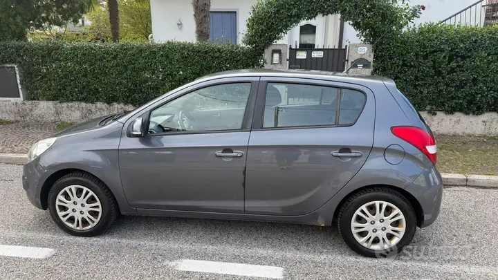 Hyundai I20 2011 photo 4