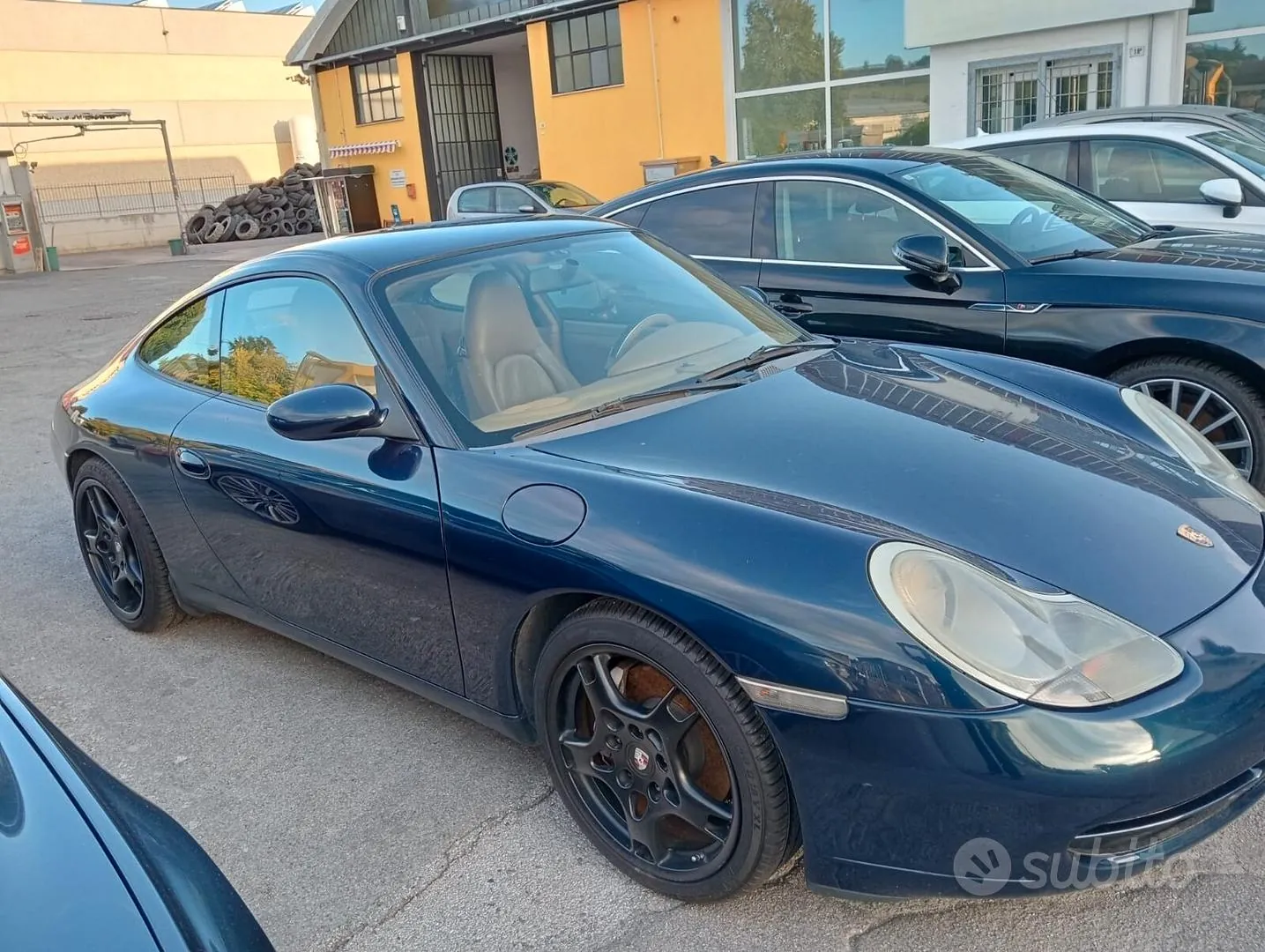 Porsche 911 Carrera 4 2000 photo 3
