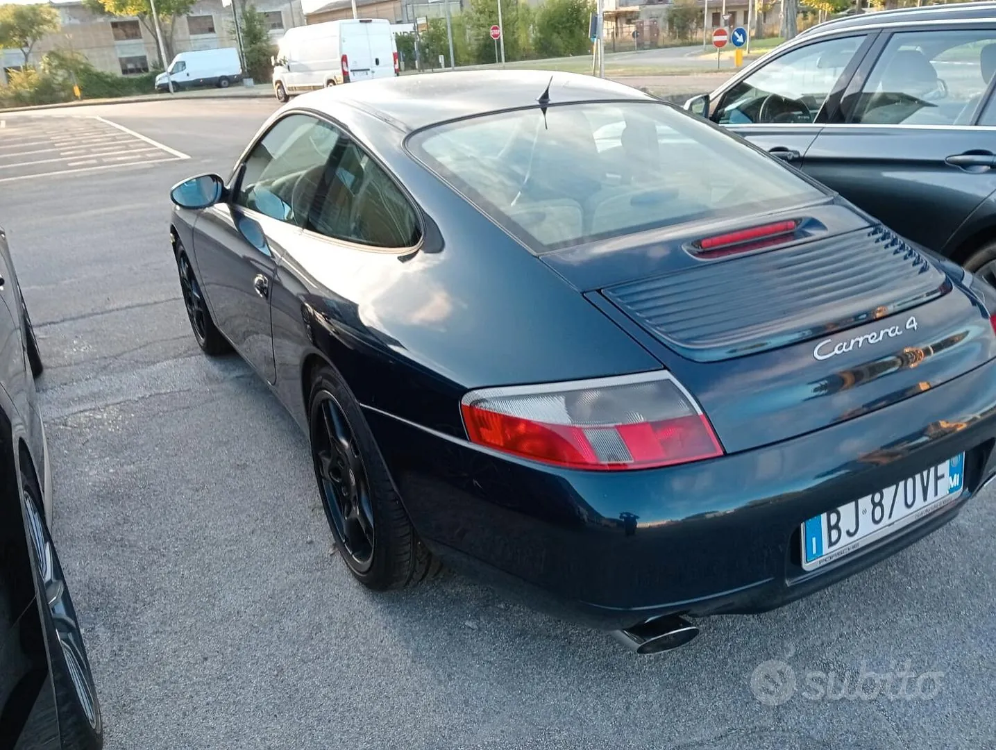 Porsche 911 Carrera 4 2000 photo 5