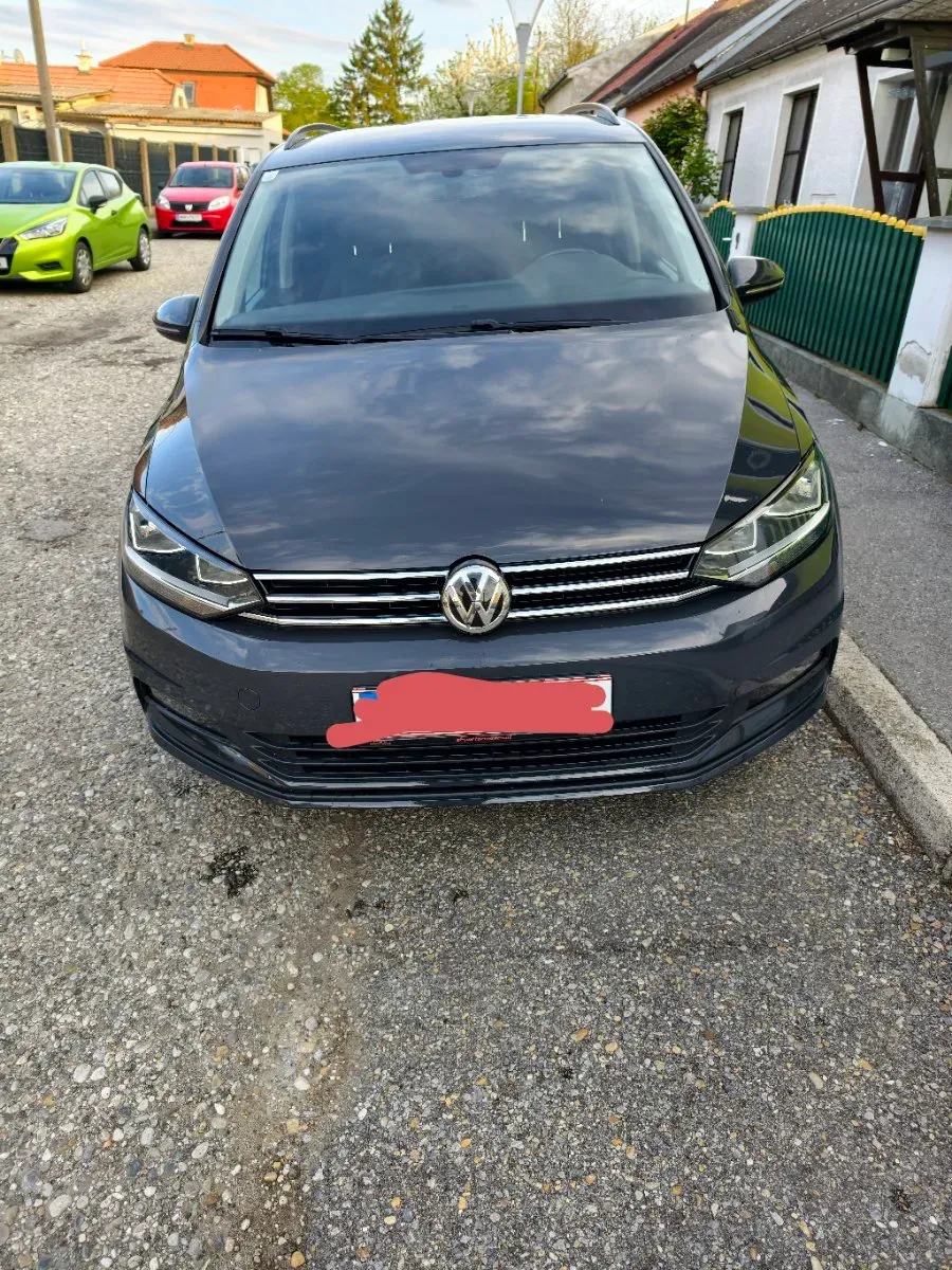 Volkswagen Touran 2018 photo 2