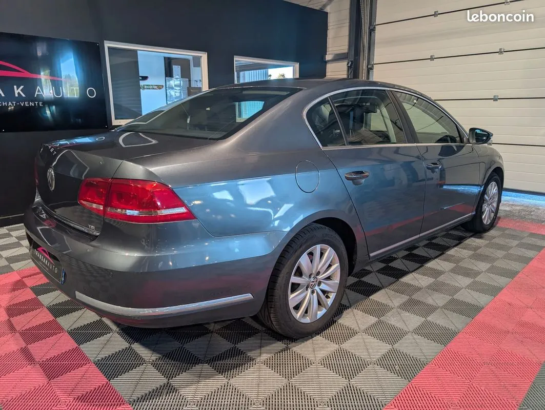 Volkswagen Passat 2012 photo 5