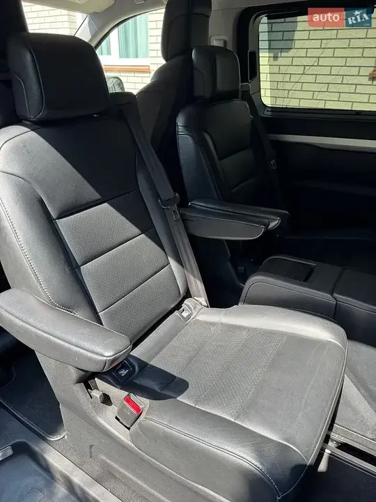 Peugeot Traveller 2018 photo 5