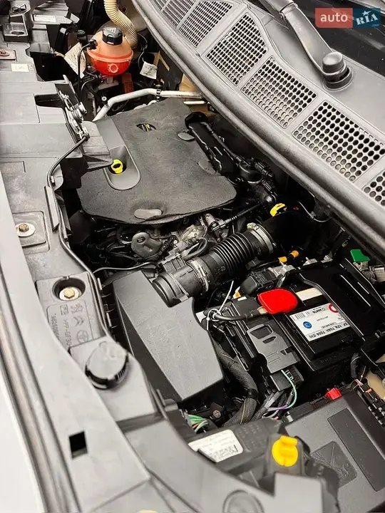 Peugeot Traveller 2018 photo 2