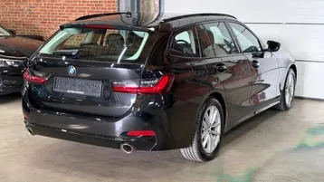 BMW 318Ia 2023 photo 2
