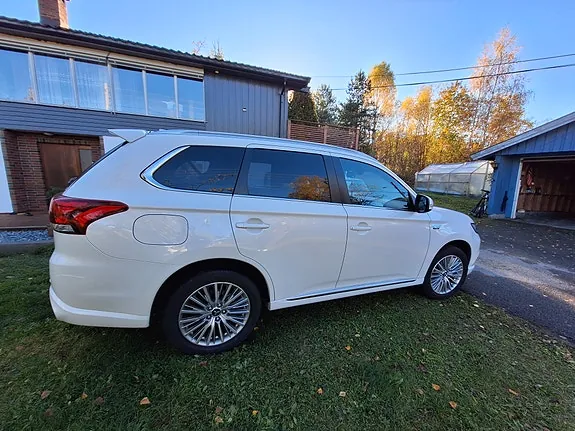 Mitsubishi Outlander 2019 photo 2