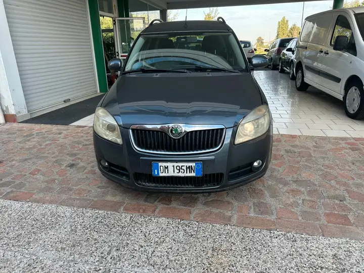 Skoda Roomster 2008 photo 2