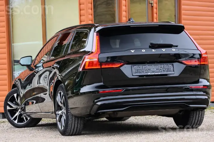 Volvo V60 2022 photo 4