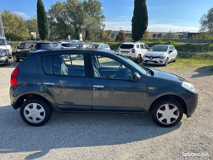 Dacia Sandero 2009 photo 5