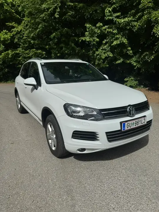 Volkswagen Touareg 2012 photo 2