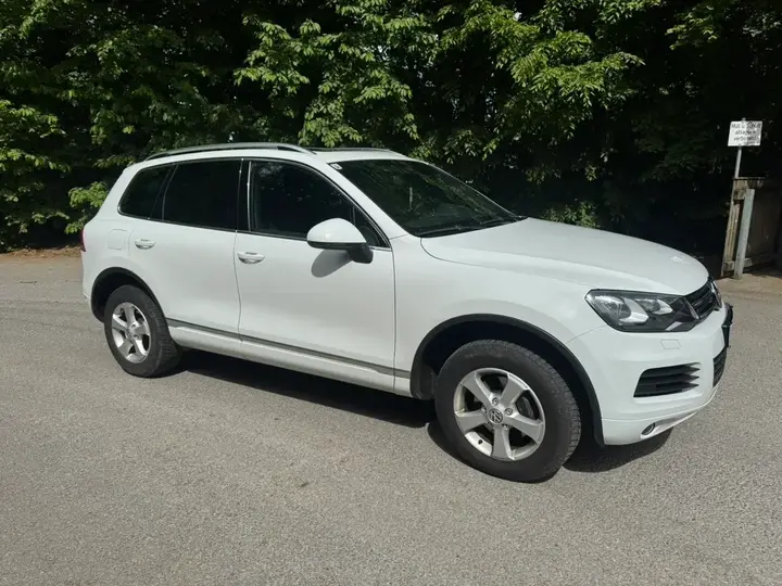 Volkswagen Touareg 2012 photo 3