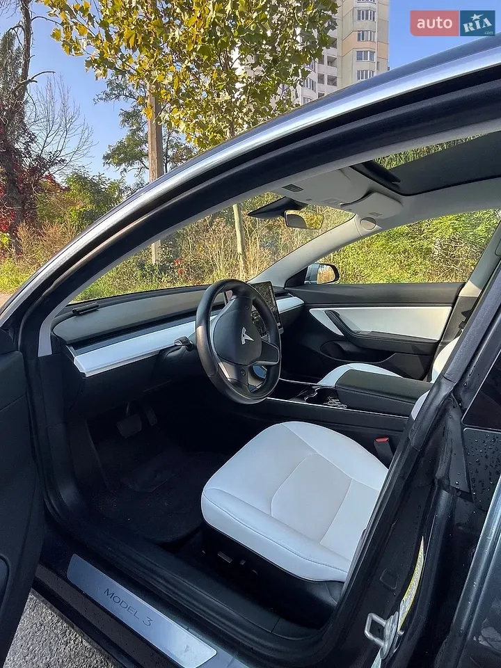 Tesla Model 3 2018 photo 3