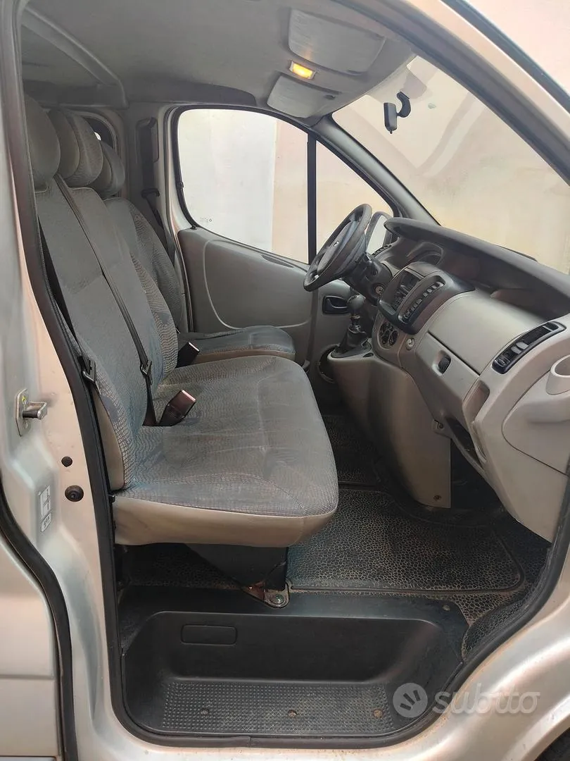 Renault Trafic 2005 photo 4